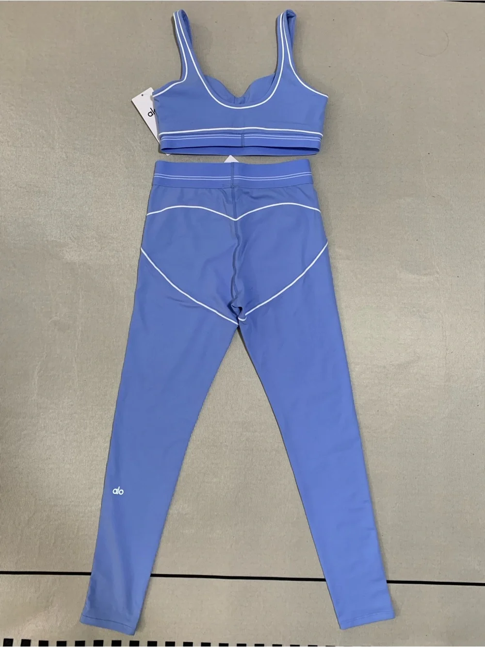 ALO Yoga matching alo